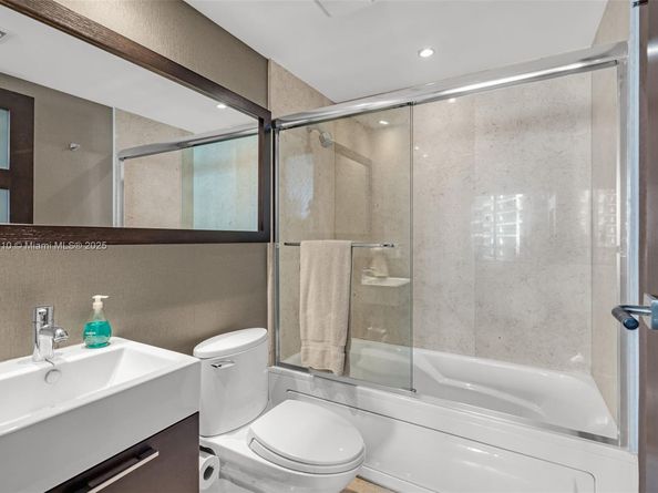 5875 Collins Ave 1503, Miami Beach FL 33140