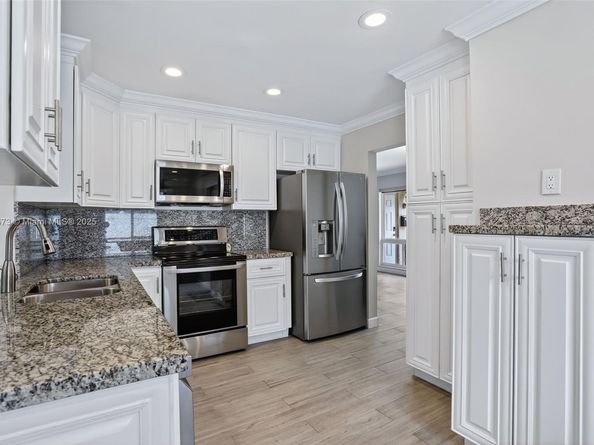 5320 SW 88th Ter, Cooper City FL 33328
