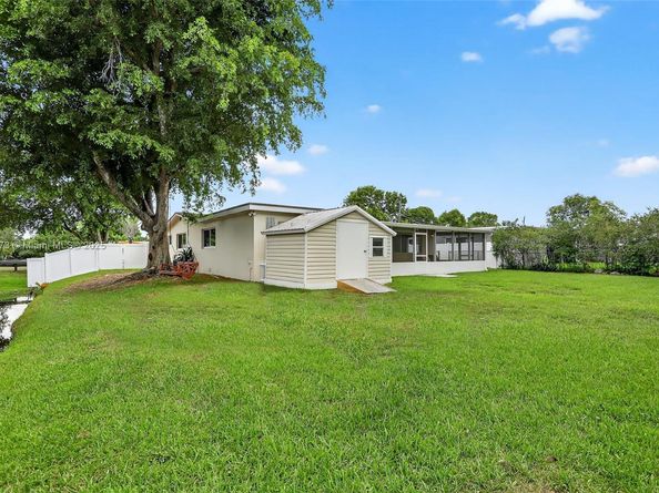 5320 SW 88th Ter, Cooper City FL 33328