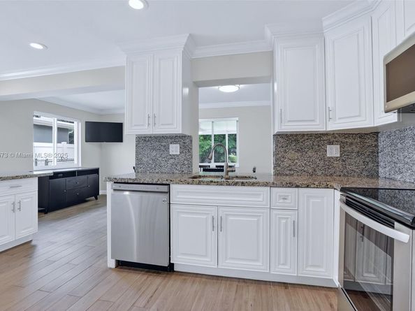 5320 SW 88th Ter, Cooper City FL 33328