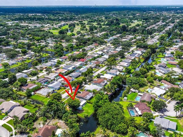 5320 SW 88th Ter, Cooper City FL 33328