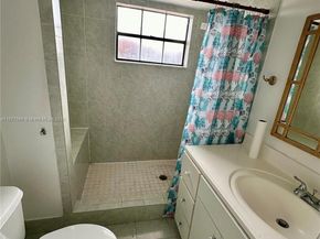 2582 W 56th St 201, Hialeah FL 33016