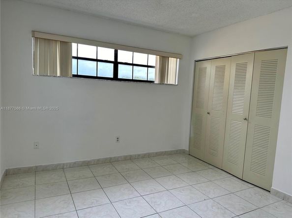 2582 W 56th St 201, Hialeah FL 33016