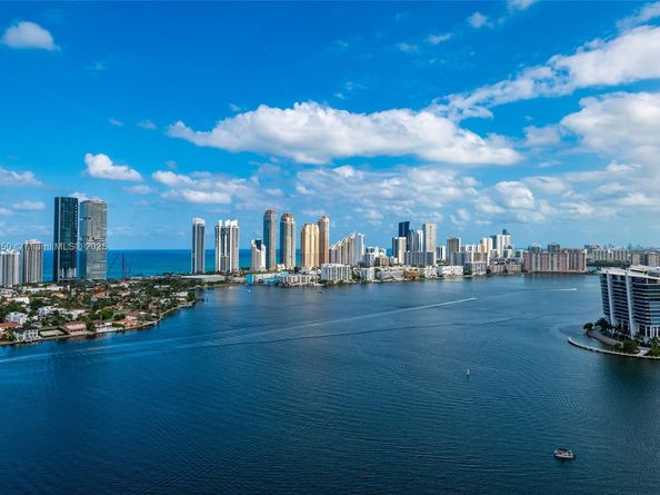 Undisclosed Address #A11789950, Aventura FL 33180