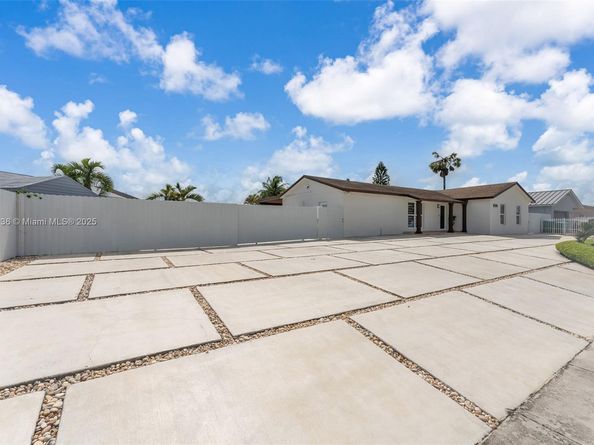 13030 SW 261st Ter, Homestead FL 33032