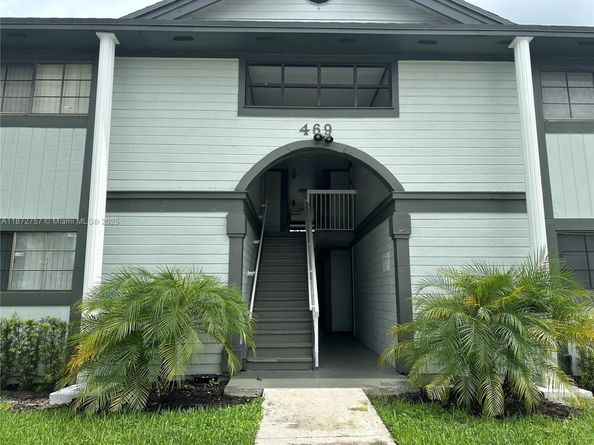 469 NE 207th Ln 101, Miami FL 33179