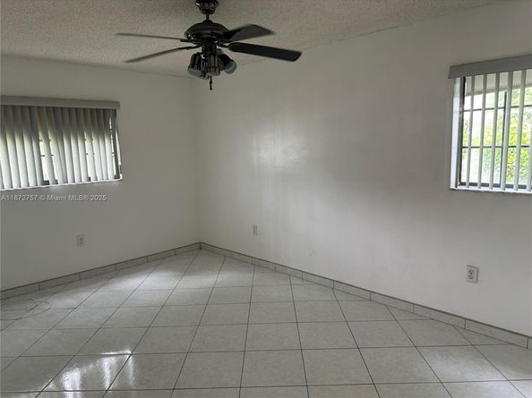 469 NE 207th Ln 101, Miami FL 33179