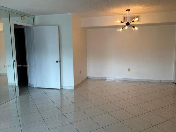 469 NE 207th Ln 101, Miami FL 33179