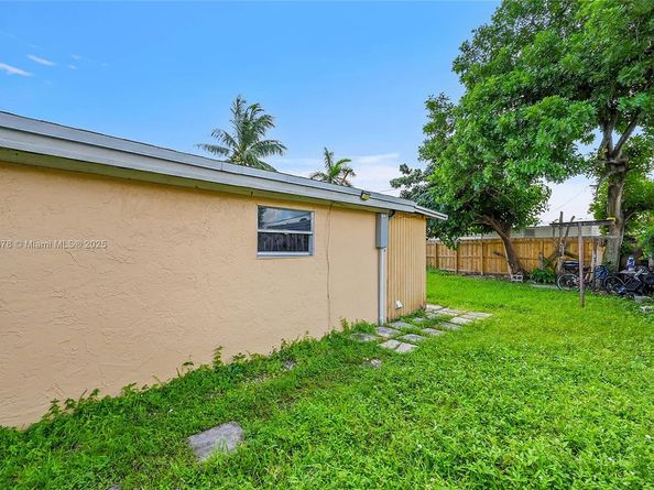 6210 SW 38th St, Davie FL 33314