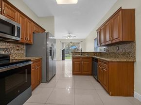 1282 NW 171st Ter, Pembroke Pines FL 33028