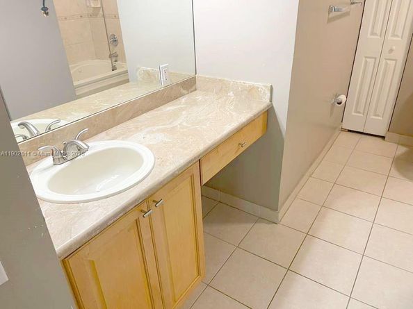 5079 SW 140th Ter, Miramar FL 33027