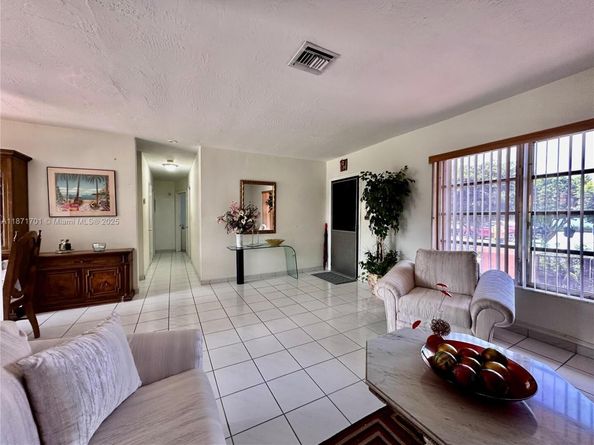 1145 SW 96th Ave, Miami FL 33174