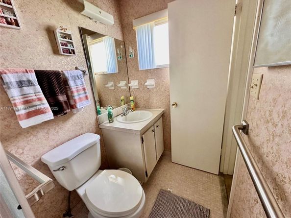 1145 SW 96th Ave, Miami FL 33174