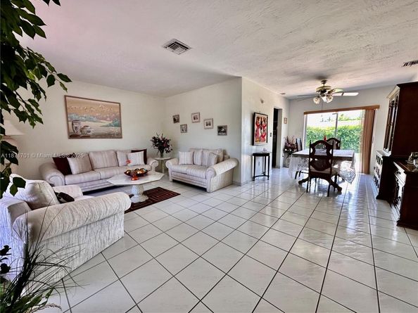 1145 SW 96th Ave, Miami FL 33174