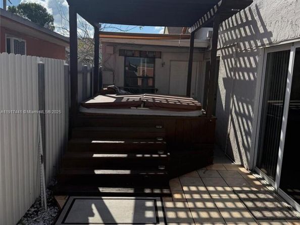 765 SW 101st Ct Cir, Miami FL 33174