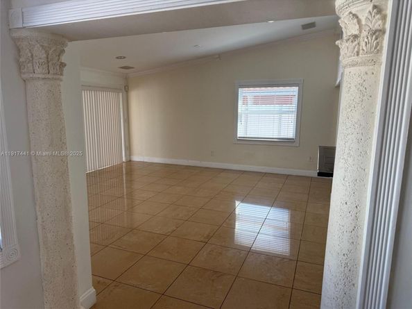 765 SW 101st Ct Cir, Miami FL 33174