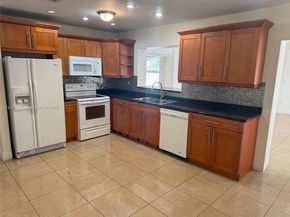 765 SW 101st Ct Cir, Miami FL 33174