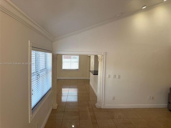 765 SW 101st Ct Cir, Miami FL 33174