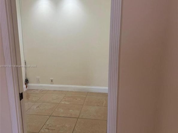 765 SW 101st Ct Cir, Miami FL 33174