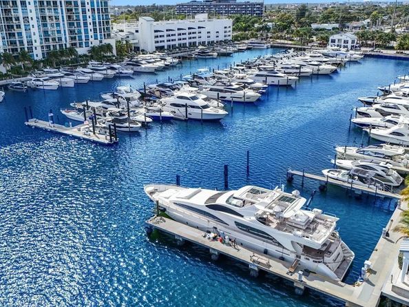 17301 Biscayne Blvd 1510, North Miami Beach FL 33160