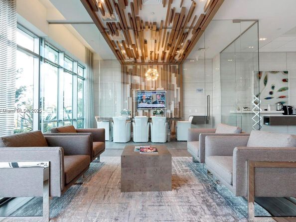 17301 Biscayne Blvd 1510, North Miami Beach FL 33160