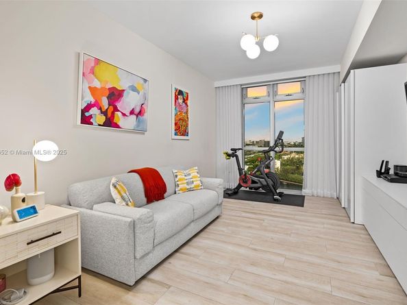 17301 Biscayne Blvd 1510, North Miami Beach FL 33160