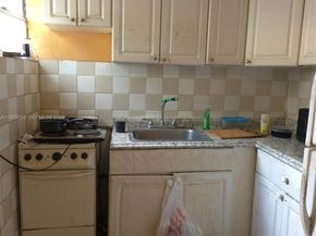 163 NW 18th Ct, Miami FL 33125