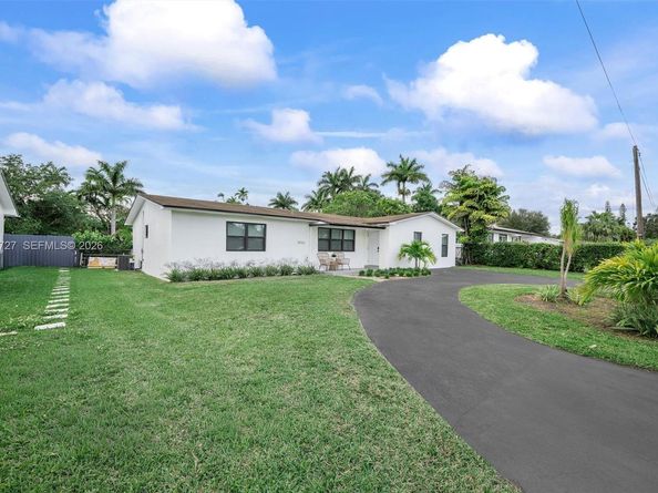 14760 S Spur Dr, Miami FL 33161