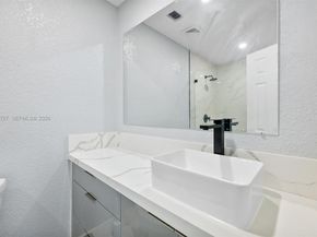14760 S Spur Dr, Miami FL 33161