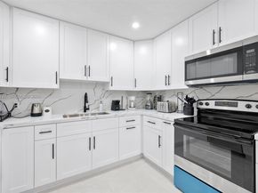14760 S Spur Dr, Miami FL 33161