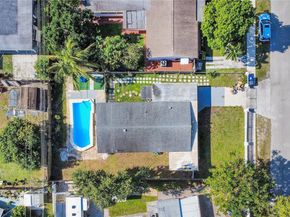 6810 Farragut St, Hollywood FL 33024