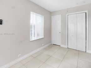 6810 Farragut St, Hollywood FL 33024