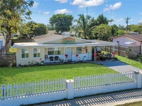 6810 Farragut St, Hollywood FL 33024