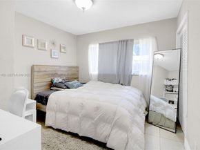 6810 Farragut St, Hollywood FL 33024