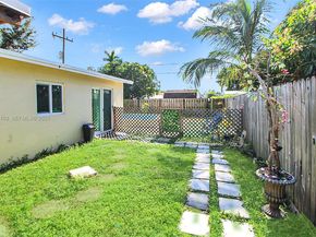 6810 Farragut St, Hollywood FL 33024