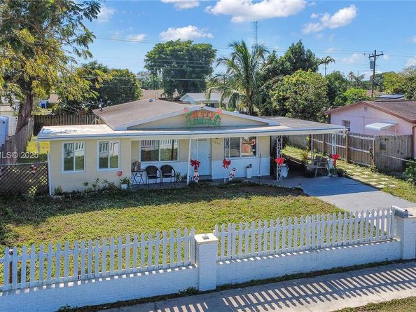 6810 Farragut St, Hollywood FL 33024