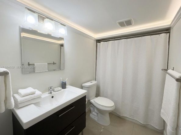 1881 Middle River Dr 704, Fort Lauderdale FL 33305