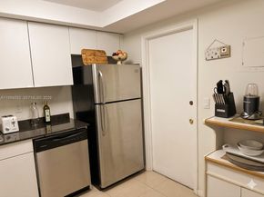1881 Middle River Dr 704, Fort Lauderdale FL 33305