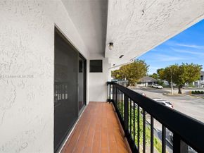 10936 NW 7th St 1003, Miami FL 33172