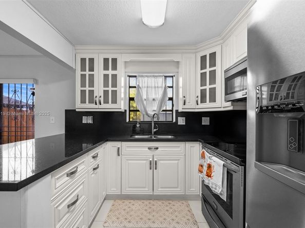 10936 NW 7th St 1003, Miami FL 33172