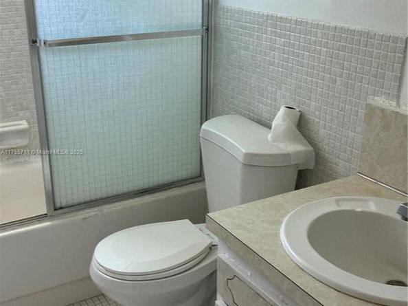 18555 NE 14th Ave 502B, Miami FL 33179