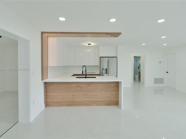 6321 Farragut St, Hollywood FL 33024