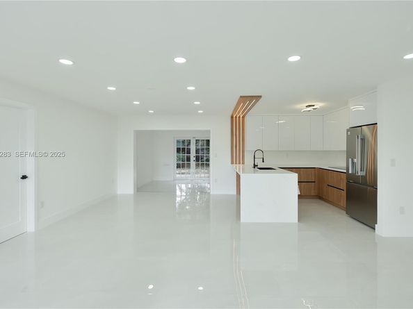 6321 Farragut St, Hollywood FL 33024