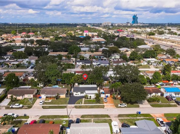 6321 Farragut St, Hollywood FL 33024