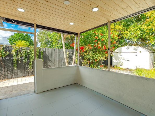 6321 Farragut St, Hollywood FL 33024