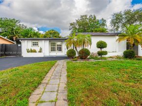 6321 Farragut St, Hollywood FL 33024