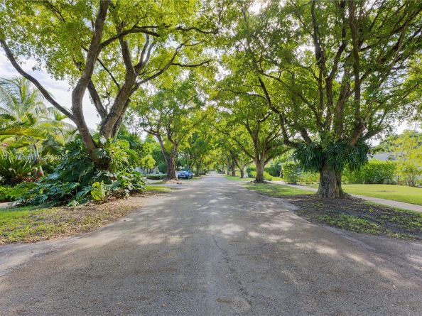 518 Daroco Ave, Coral Gables FL 33146