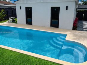 1645 NE 180th St, North Miami Beach FL 33162