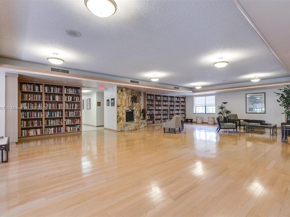 2540 Calamondin Cir, Coconut Creek FL 33063