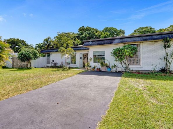 7811 NW 75th Ave, Tamarac FL 33321